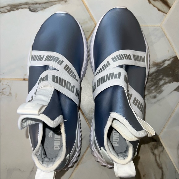 Puma Metallic Sneakers | Size: 7 - Picture 5 of 7